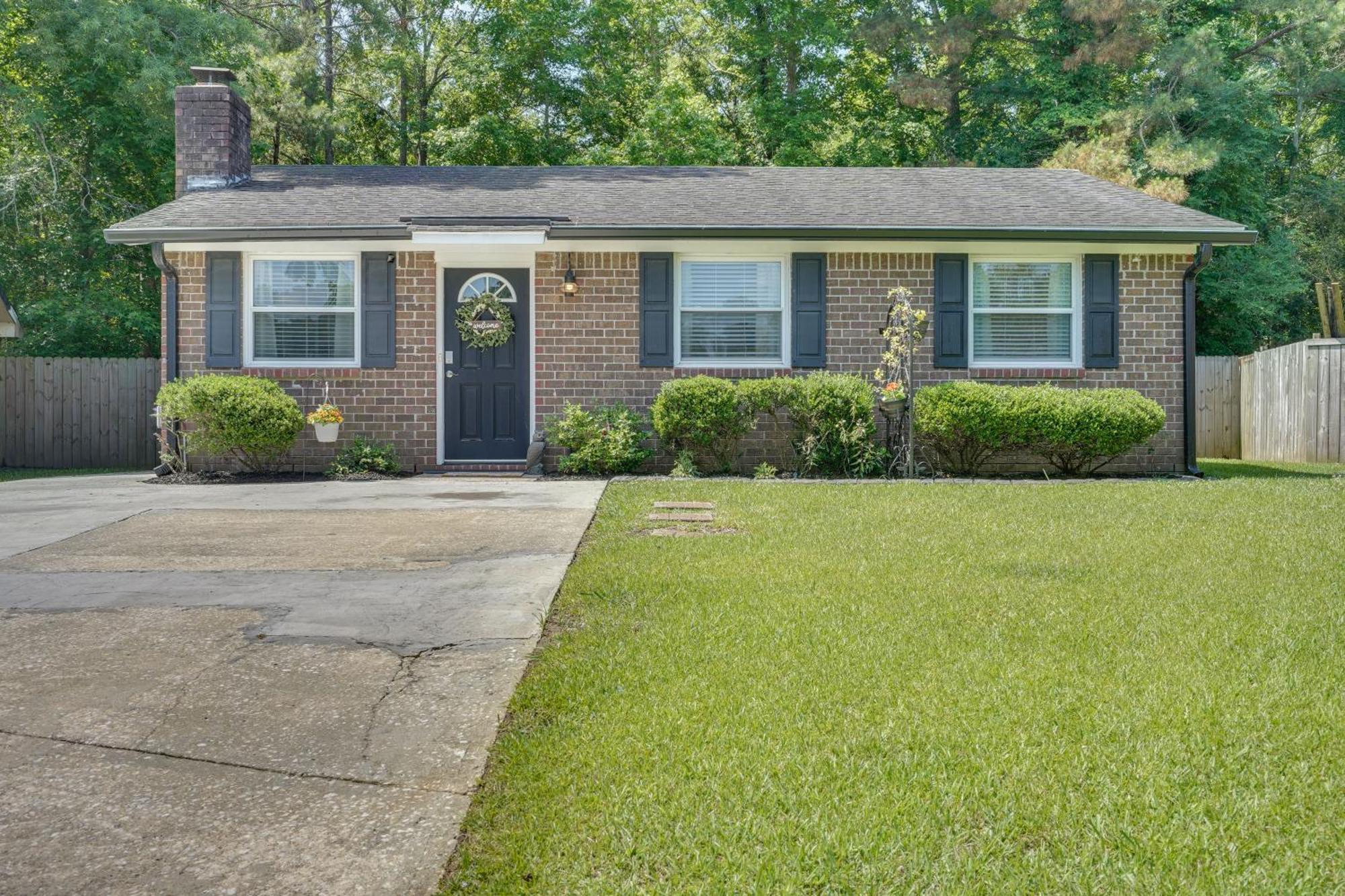 Cozy Goose Creek Escape With Patio And Grill Villa Exterior photo